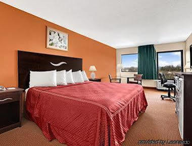 Red Roof Inn Harrisonburg - University Area Экстерьер фото
